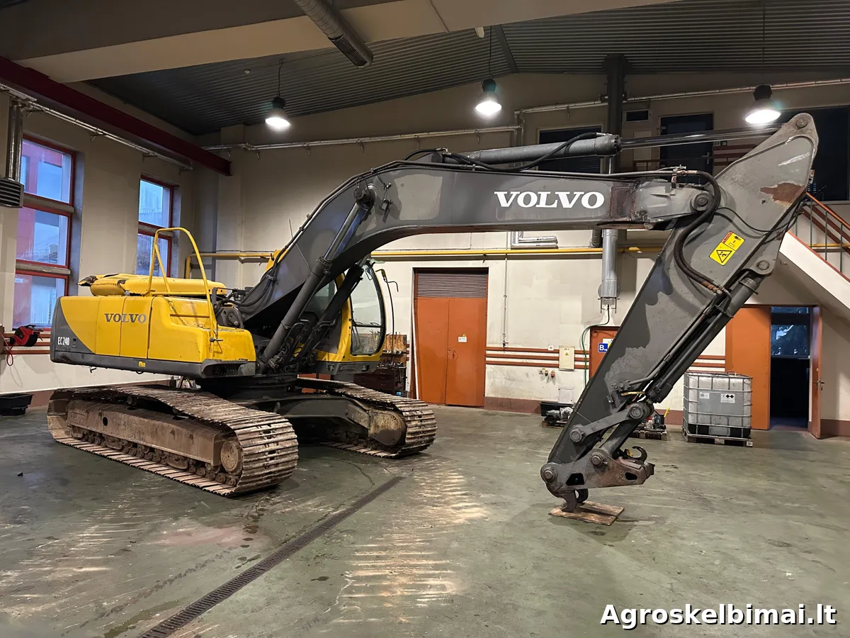 Parduodamas dalimis ekskavatorius Volvo EC240LC (1997m) - Statybinė technika, Telšiai